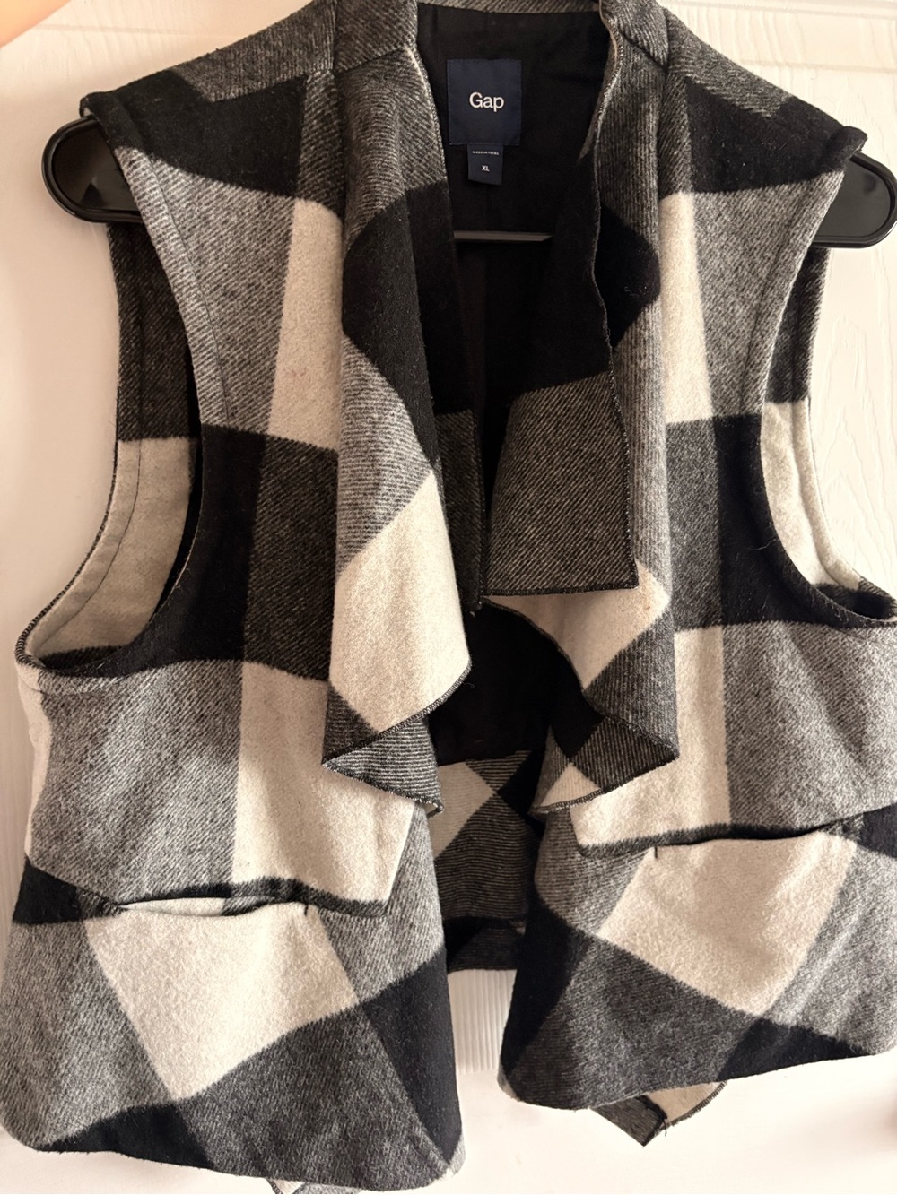 GAP Black and Cream Plaid Waterfall Vest